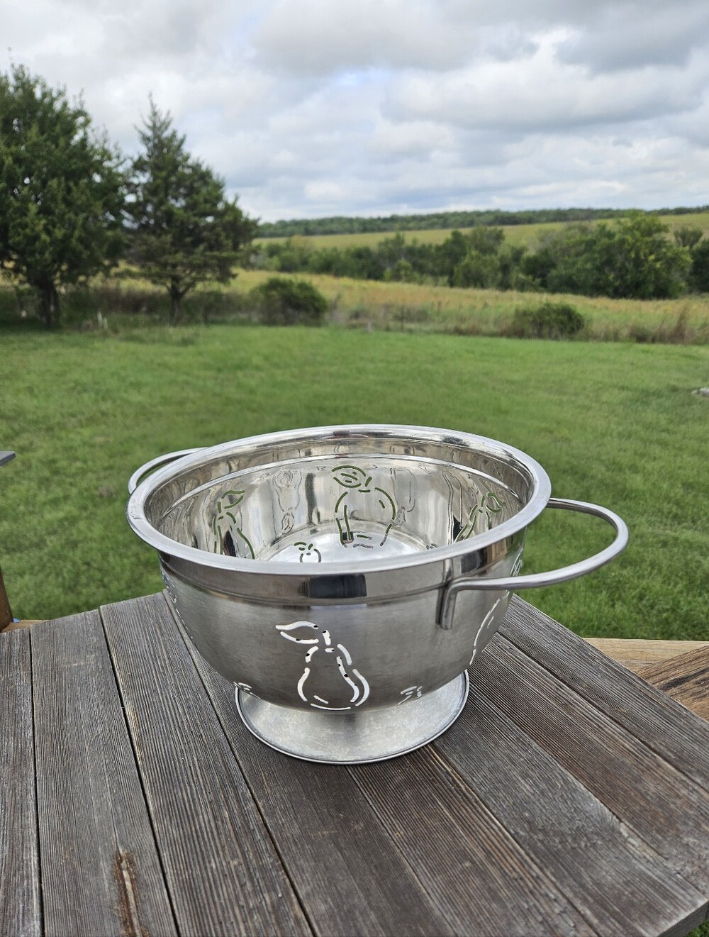 Vintage Farmhouse Stainless Steel Colander Strainer Pear Fruit Design Footed 9"
